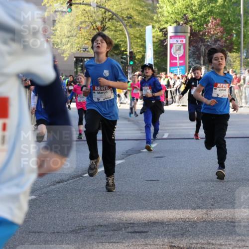 25.04.2025 - Das Zehntel Yannick Fuchs http://msf.ph/oto/7669235 26.04.2025 08:51:50 Ziel 1166, 1176, 1207, 1208, 1232, 1245, 1654, 1788, 2015, 2023, 2149, 2161, 2355, 2886, 3060, 3212, 3407, 3450, 3496, 3516, 3530, 3595 meine-sportfotos.de