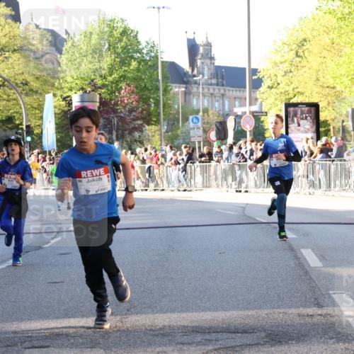 25.04.2025 - Das Zehntel Yannick Fuchs http://msf.ph/oto/7669247 26.04.2025 08:51:51 Ziel 1166, 1176, 1207, 1208, 1232, 1245, 1654, 1788, 2015, 2023, 2149, 2161, 2355, 2364, 2886, 3060, 3212, 3407, 3450, 3496, 3516, 3530, 3595 meine-sportfotos.de