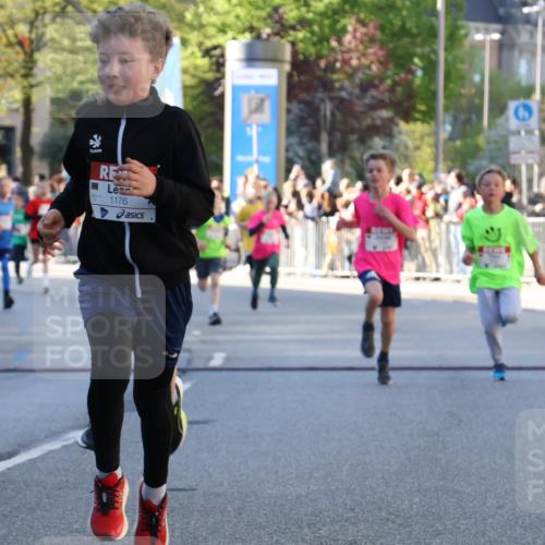 25.04.2025 - Das Zehntel Yannick Fuchs http://msf.ph/oto/7669257 26.04.2025 08:51:54 Ziel 1166, 1176, 1188, 1207, 1208, 1232, 1245, 1418, 1788, 2015, 2023, 2216, 2355, 2364, 2886, 3060, 3160, 3161, 3212, 3407, 3496, 3516, 3530 meine-sportfotos.de