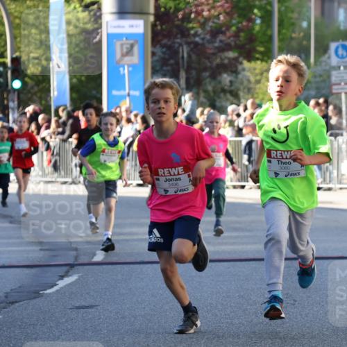 25.04.2025 - Das Zehntel Yannick Fuchs http://msf.ph/oto/7669267 26.04.2025 08:51:56 Ziel 1122, 1166, 1176, 1188, 1207, 1208, 1232, 1245, 1418, 2023, 2216, 2355, 2364, 2804, 2886, 3060, 3160, 3161, 3171, 3212, 3407, 3496, 3516, 3530, 3822 meine-sportfotos.de