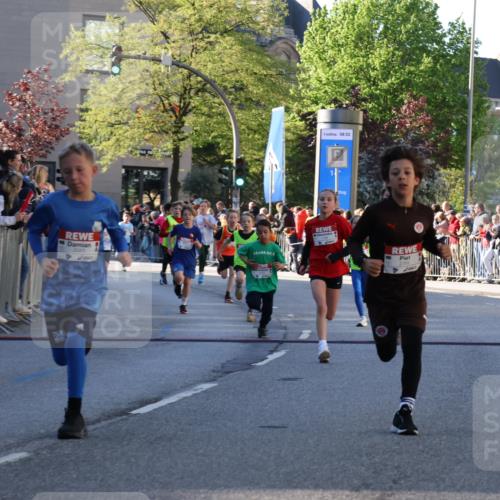 25.04.2025 - Das Zehntel Yannick Fuchs http://msf.ph/oto/7669292 26.04.2025 08:52:01 Ziel 1122, 1127, 1166, 1188, 1418, 2023, 2216, 2355, 2364, 2804, 2859, 3060, 3085, 3160, 3161, 3171, 3212, 3407, 3467, 3496, 3530, 3822 meine-sportfotos.de