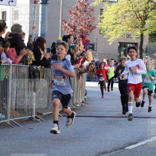 25.04.2025 - Das Zehntel Yannick Fuchs http://msf.ph/oto/7669427 26.04.2025 08:52:18 Ziel 1108, 1541, 1568, 1752, 1761, 1803, 1979, 2029, 2187, 2275, 2464, 2500, 3063, 3085, 3088, 3178, 3225, 3884, 3944 meine-sportfotos.de