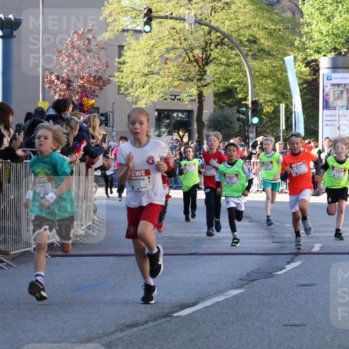 25.04.2025 - Das Zehntel Yannick Fuchs http://msf.ph/oto/7669457 26.04.2025 08:52:21 Ziel 1541, 1568, 1752, 1761, 1803, 2029, 2170, 2187, 2275, 2464, 2471, 2500, 3063, 3095, 3102, 3104, 3110, 3178, 3225, 3499, 3811, 3884, 3944 meine-sportfotos.de