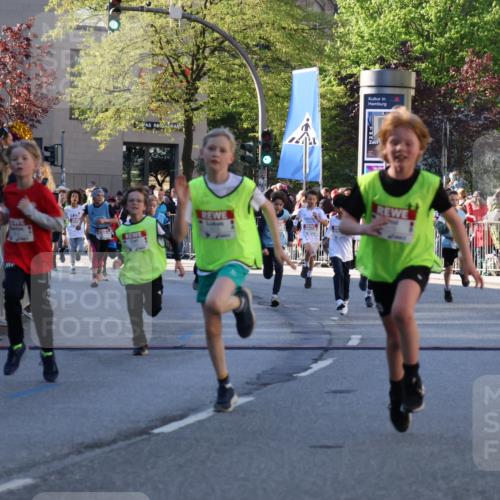 25.04.2025 - Das Zehntel Yannick Fuchs http://msf.ph/oto/7669488 26.04.2025 08:52:25 Ziel 1229, 1541, 1568, 1752, 1761, 1803, 2170, 2187, 2275, 2464, 2471, 2500, 2628, 3095, 3102, 3104, 3110, 3178, 3225, 3462, 3499, 3592, 3599, 3603, 3617, 3811, 3884, 3921, 3944 meine-sportfotos.de