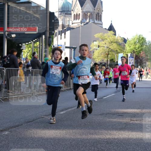 25.04.2025 - Das Zehntel Yannick Fuchs http://msf.ph/oto/7669554 26.04.2025 08:52:31 Ziel 1229, 1453, 1541, 1568, 1803, 1921, 2170, 2191, 2194, 2212, 2471, 2500, 2628, 3038, 3042, 3095, 3102, 3104, 3110, 3178, 3225, 3409, 3462, 3499, 3592, 3599, 3603, 3617, 3811, 3870, 3921, 3941 meine-sportfotos.de