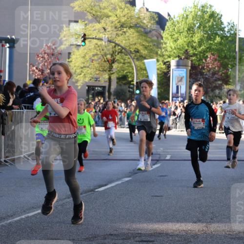 25.04.2025 - Das Zehntel Yannick Fuchs http://msf.ph/oto/7669631 26.04.2025 08:52:37 Ziel 1229, 1453, 1478, 1479, 1665, 1921, 2025, 2170, 2191, 2194, 2212, 2471, 2628, 2653, 2706, 2733, 2826, 3038, 3042, 3064, 3102, 3104, 3409, 3462, 3499, 3592, 3599, 3603, 3611, 3617, 3729, 3781, 3805, 3811, 3870, 3921, 3941 meine-sportfotos.de