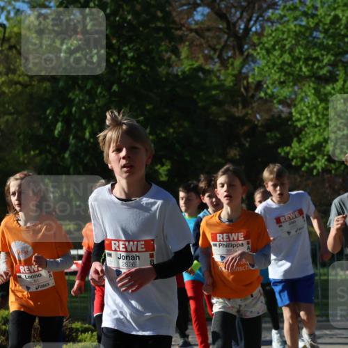 25.04.2025 - Das Zehntel Zöllner http://msf.ph/oto/7672602 26.04.2025 07:41:46 Laufen 8781, 2826, 3805, 2191 meine-sportfotos.de