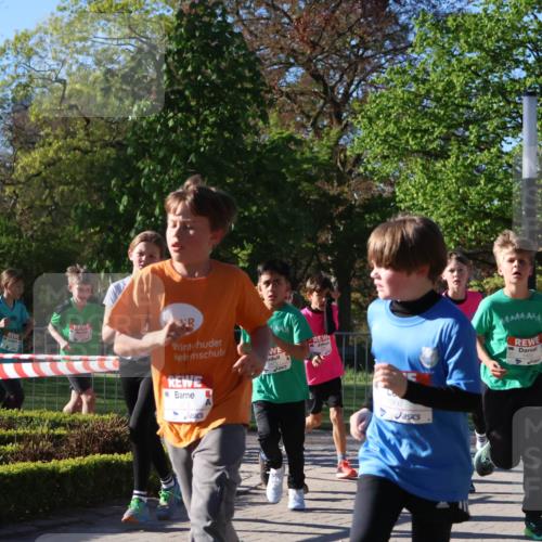 25.04.2025 - Das Zehntel Zöllner http://msf.ph/oto/7672848 26.04.2025 07:42:21 Laufen 3814, 1997 meine-sportfotos.de