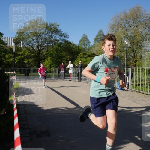 25.04.2025 - Das Zehntel Zöllner http://msf.ph/oto/7674327 26.04.2025 08:40:17 Laufen 2990 meine-sportfotos.de