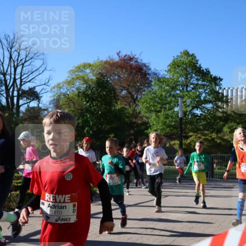 25.04.2025 - Das Zehntel Zöllner http://msf.ph/oto/7674776 26.04.2025 07:46:08 Laufen 1810 meine-sportfotos.de