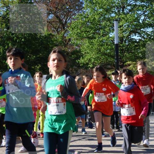 25.04.2025 - Das Zehntel Zöllner http://msf.ph/oto/7675667 26.04.2025 07:47:22 Laufen 3029, 2988, 1840, 843 meine-sportfotos.de