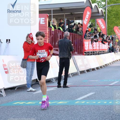 25.04.2025 - Das Zehntel Luisa Fischer http://msf.ph/oto/7678281 26.04.2025 08:48:17 Ziel 3953 meine-sportfotos.de