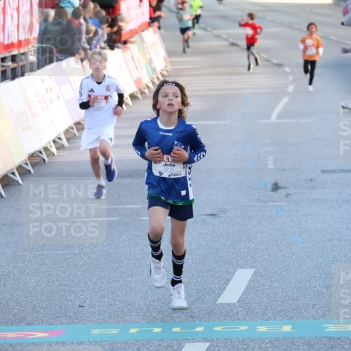 25.04.2025 - Das Zehntel Luisa Fischer http://msf.ph/oto/7678338 26.04.2025 08:48:49 Ziel 2715, 3469 meine-sportfotos.de