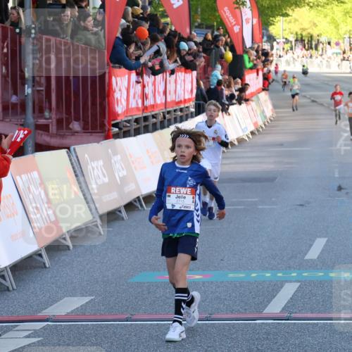 25.04.2025 - Das Zehntel Luisa Fischer http://msf.ph/oto/7678346 26.04.2025 08:48:51 Ziel 2379, 2715, 3469 meine-sportfotos.de
