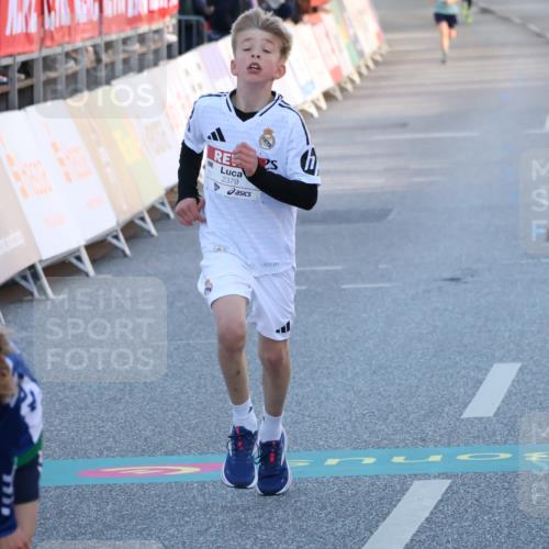 25.04.2025 - Das Zehntel Luisa Fischer http://msf.ph/oto/7678352 26.04.2025 08:48:54 Ziel 2379, 2715, 3823 meine-sportfotos.de