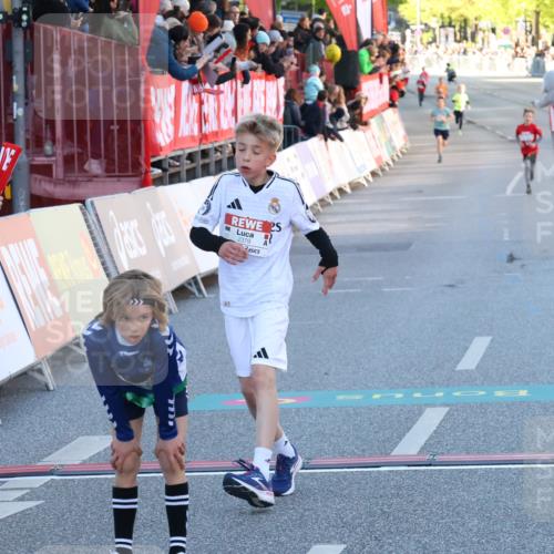 25.04.2025 - Das Zehntel Luisa Fischer http://msf.ph/oto/7678369 26.04.2025 08:48:56 Ziel 2379, 2715, 3823 meine-sportfotos.de
