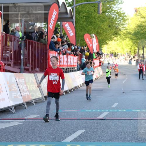 25.04.2025 - Das Zehntel Luisa Fischer http://msf.ph/oto/7678417 26.04.2025 08:49:08 Ziel 1926, 2961, 2990 meine-sportfotos.de