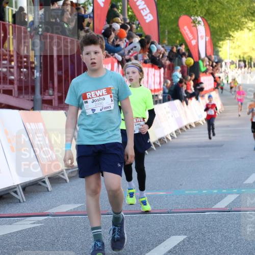 25.04.2025 - Das Zehntel Luisa Fischer http://msf.ph/oto/7678427 26.04.2025 08:49:16 Ziel 1926, 2961, 2990, 3792 meine-sportfotos.de