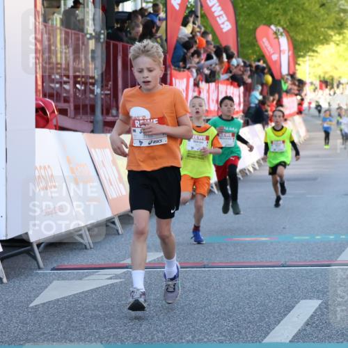 25.04.2025 - Das Zehntel Luisa Fischer http://msf.ph/oto/7678501 26.04.2025 08:49:43 Ziel 1452, 3606, 3613, 3785 meine-sportfotos.de