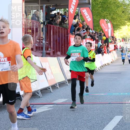 25.04.2025 - Das Zehntel Luisa Fischer http://msf.ph/oto/7678524 26.04.2025 08:49:45 Ziel 1452, 2696, 3488, 3606, 3613, 3785 meine-sportfotos.de