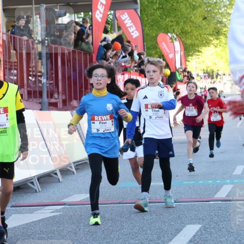 25.04.2025 - Das Zehntel Luisa Fischer http://msf.ph/oto/7678548 26.04.2025 08:49:53 Ziel 1945, 2018, 2021, 2377, 2513, 2696, 3488, 3613 meine-sportfotos.de