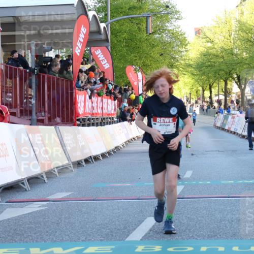 25.04.2025 - Das Zehntel Luisa Fischer http://msf.ph/oto/7678586 26.04.2025 08:50:11 Ziel 1116, 1537, 2383, 2995 meine-sportfotos.de