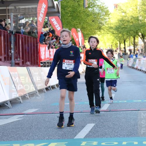 25.04.2025 - Das Zehntel Luisa Fischer http://msf.ph/oto/7678707 26.04.2025 08:50:44 Ziel 1549, 1750, 2363, 2637, 2728, 2739, 3455 meine-sportfotos.de