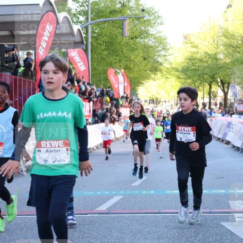 25.04.2025 - Das Zehntel Luisa Fischer http://msf.ph/oto/7678938 26.04.2025 08:52:03 Ziel 1488, 1546, 1757, 1922, 1943, 2309, 2621, 2848, 2914, 2919, 3097, 3099, 3188, 3415, 3808, 3877 meine-sportfotos.de