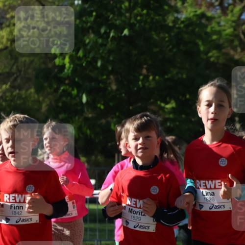 25.04.2025 - Das Zehntel Zöllner http://msf.ph/oto/7679632 26.04.2025 07:50:20 Laufen 1842, 1829, 1826 meine-sportfotos.de