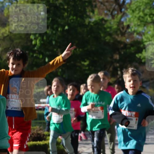 25.04.2025 - Das Zehntel Zöllner http://msf.ph/oto/7679858 26.04.2025 07:50:35 Laufen 3674, 344 meine-sportfotos.de