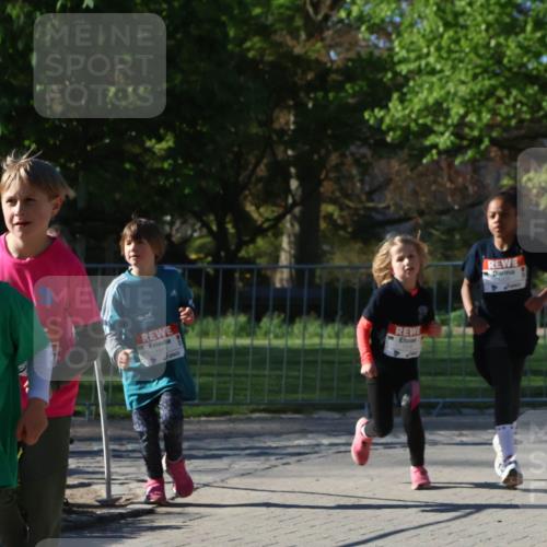 25.04.2025 - Das Zehntel Zöllner http://msf.ph/oto/7679868 26.04.2025 07:50:36 Laufen 444444, 1300, 100 meine-sportfotos.de
