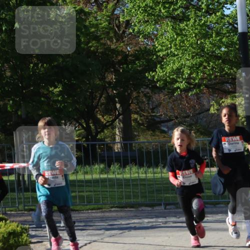 25.04.2025 - Das Zehntel Zöllner http://msf.ph/oto/7679871 26.04.2025 07:50:36 Laufen 300, 1006, 1005 meine-sportfotos.de
