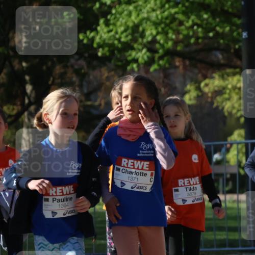 25.04.2025 - Das Zehntel Zöllner http://msf.ph/oto/7679962 26.04.2025 07:50:42 Laufen 36, 1371, 3679, 1364, 3080 meine-sportfotos.de