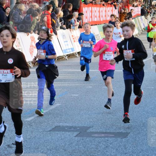 25.04.2025 - Das Zehntel Strokosch-Dieckow http://msf.ph/oto/7681616 26.04.2025 08:52:39 Ziel 1122, 1166, 1176, 1188, 1207, 1245, 1418, 2023, 2149, 2161, 2216, 2355, 2364, 2804, 2859, 2886, 3160, 3161, 3171, 3212, 3407, 3496, 3822 meine-sportfotos.de