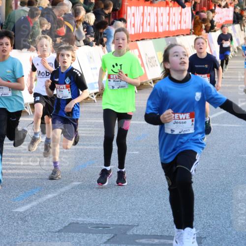 25.04.2025 - Das Zehntel Strokosch-Dieckow http://msf.ph/oto/7683840 26.04.2025 08:52:06 Ziel 1113, 1171, 1177, 1546, 1621, 1757, 1943, 2010, 2213, 2348, 2481, 2505, 2621, 2644, 2684, 2700, 2779, 2848, 2853, 2907, 2960, 2975, 3049, 3066, 3188, 3486, 3538, 3856, 3873, 3877 meine-sportfotos.de