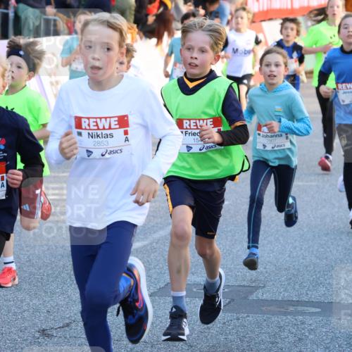 25.04.2025 - Das Zehntel Strokosch-Dieckow http://msf.ph/oto/7684030 26.04.2025 08:52:04 Ziel 1113, 1177, 1488, 1546, 1621, 1757, 1943, 2010, 2213, 2309, 2348, 2505, 2621, 2644, 2684, 2700, 2779, 2848, 2853, 2907, 2960, 2975, 3049, 3066, 3099, 3188, 3486, 3538, 3856, 3877 meine-sportfotos.de