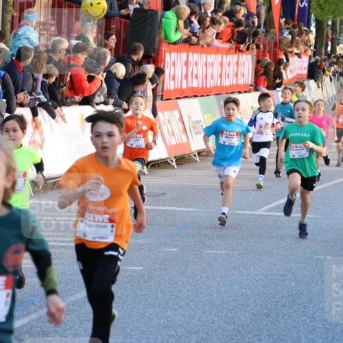 25.04.2025 - Das Zehntel Strokosch-Dieckow http://msf.ph/oto/7689618 26.04.2025 08:51:02 Ziel 1458, 1884, 2098, 2103, 2397, 2492, 2517, 2800, 2849, 2855, 3210, 3445, 3520, 3528, 3774, 3812, 3849, 3872 meine-sportfotos.de