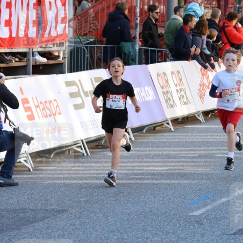 25.04.2025 - Das Zehntel Strokosch-Dieckow http://msf.ph/oto/7691515 26.04.2025 08:50:31 Ziel 1549, 1750, 2014, 2363, 2637, 2739 meine-sportfotos.de