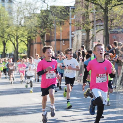 25.04.2025 - Das Zehntel MichiJ http://msf.ph/oto/7694024 26.04.2025 08:48:08 Laufen 3528, 3527 meine-sportfotos.de