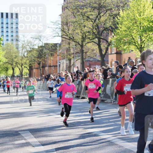 25.04.2025 - Das Zehntel MichiJ http://msf.ph/oto/7696130 26.04.2025 08:49:31 Laufen 1188, 2364 meine-sportfotos.de
