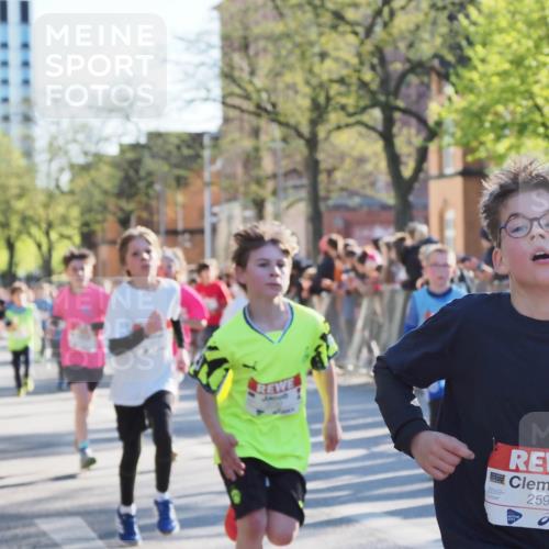25.04.2025 - Das Zehntel MichiJ http://msf.ph/oto/7697324 26.04.2025 08:50:12 Laufen 2599, 2599 meine-sportfotos.de