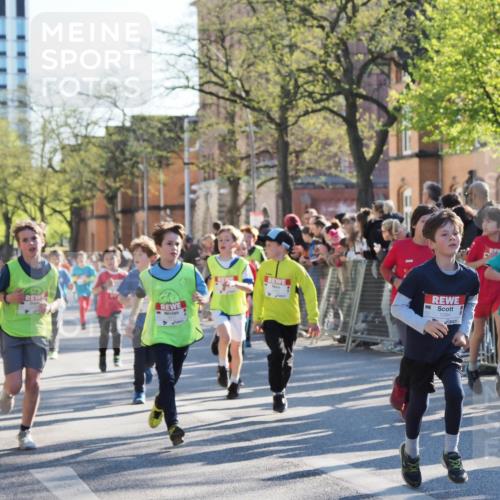 25.04.2025 - Das Zehntel MichiJ http://msf.ph/oto/7697468 26.04.2025 08:50:16 Laufen 1094 meine-sportfotos.de