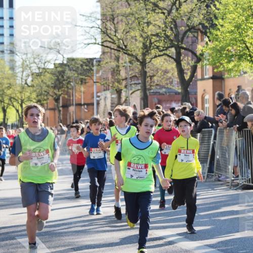 25.04.2025 - Das Zehntel MichiJ http://msf.ph/oto/7697508 26.04.2025 08:50:17 Laufen 3599, 3617, 2694 meine-sportfotos.de