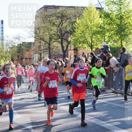 25.04.2025 - Das Zehntel MichiJ http://msf.ph/oto/7698499 26.04.2025 08:50:55 Laufen 1937, 1935 meine-sportfotos.de