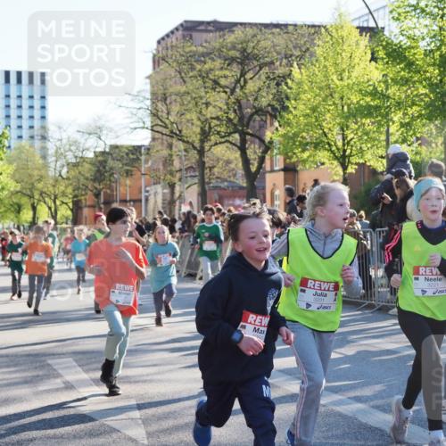 25.04.2025 - Das Zehntel MichiJ http://msf.ph/oto/7700267 26.04.2025 08:52:14 Laufen 059, 3201, 3221 meine-sportfotos.de