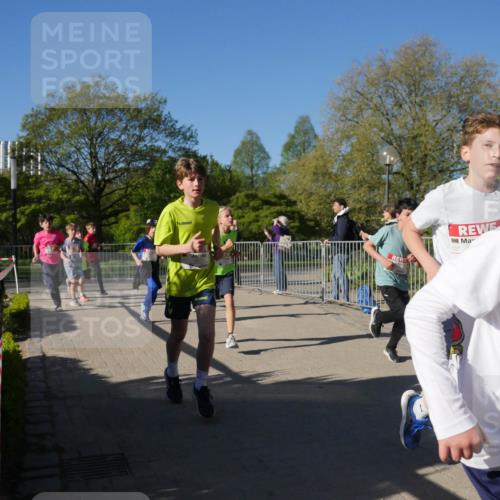 25.04.2025 - Das Zehntel Zöllner http://msf.ph/oto/7752134 26.04.2025 08:42:16 Laufen 25 meine-sportfotos.de