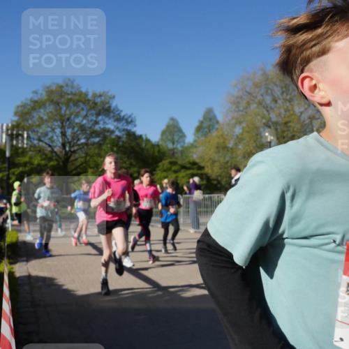 25.04.2025 - Das Zehntel Zöllner http://msf.ph/oto/7752945 26.04.2025 08:43:29 Laufen 2981, 29 meine-sportfotos.de