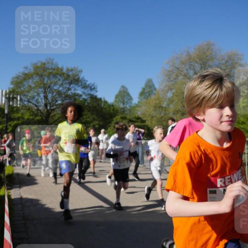25.04.2025 - Das Zehntel Zöllner http://msf.ph/oto/7753034 26.04.2025 08:43:37 Laufen 2343 meine-sportfotos.de