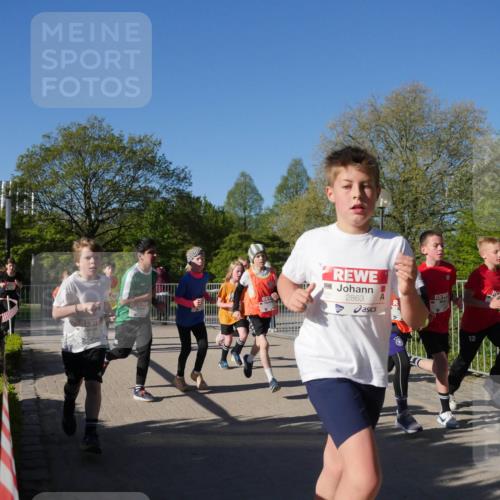 25.04.2025 - Das Zehntel Zöllner http://msf.ph/oto/7753278 26.04.2025 08:44:00 Laufen 2863 meine-sportfotos.de