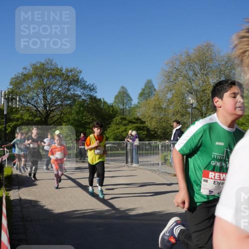 25.04.2025 - Das Zehntel Zöllner http://msf.ph/oto/7753292 26.04.2025 08:44:01 Laufen 1652 meine-sportfotos.de